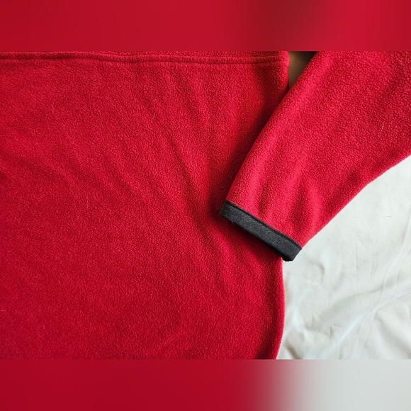 Mickey & Co Womens Red Emblem Pullover Long Sleeve Fuzzy Jacket Size Medium - Picture 13 of 13